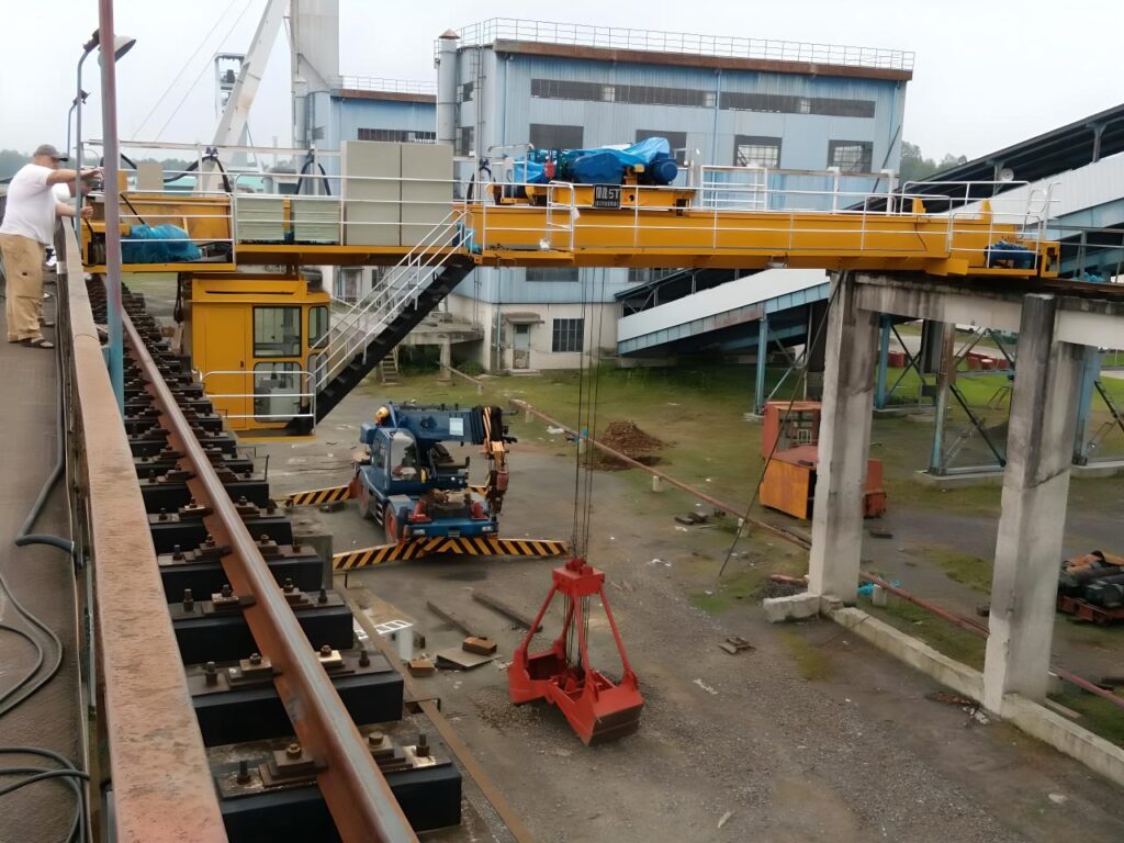 5/5噸10/10噸16/16噸抓斗、電磁兩用橋式起重機主要技術(shù)參數(shù)
